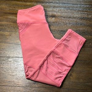 Born Primitive women’s size Large leggings